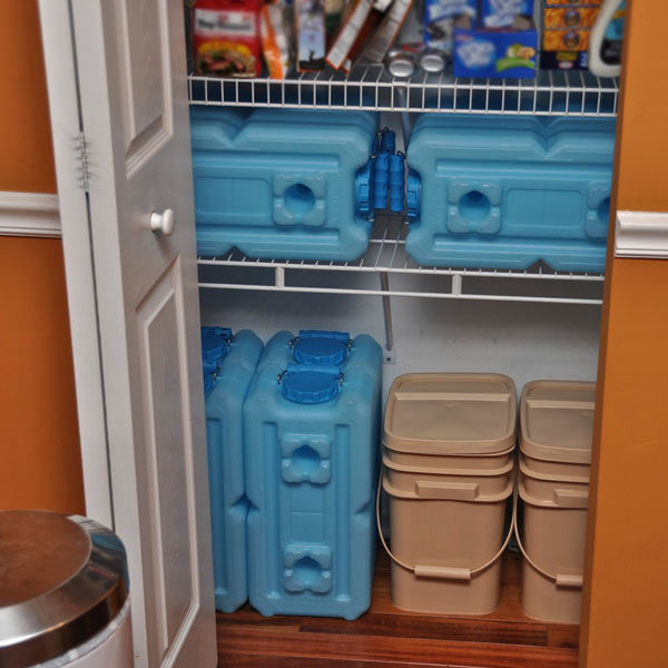 https://www.survivalfrog.com/cdn/shop/products/WaterBrick_Standard_3.5-Gallon_Storage_Container_Pantry_600x800.jpg?v=1656610623